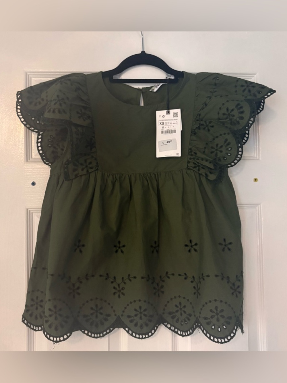 ZARA Olive Green Eyelet Lace Blouse – XS – NWT Flutter Sleeve Top